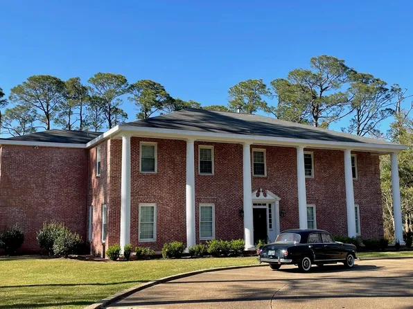 166 Bayou Cir, Gulfport, MS 39507