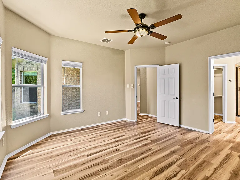 9911 Rostock Ln — Photo 18