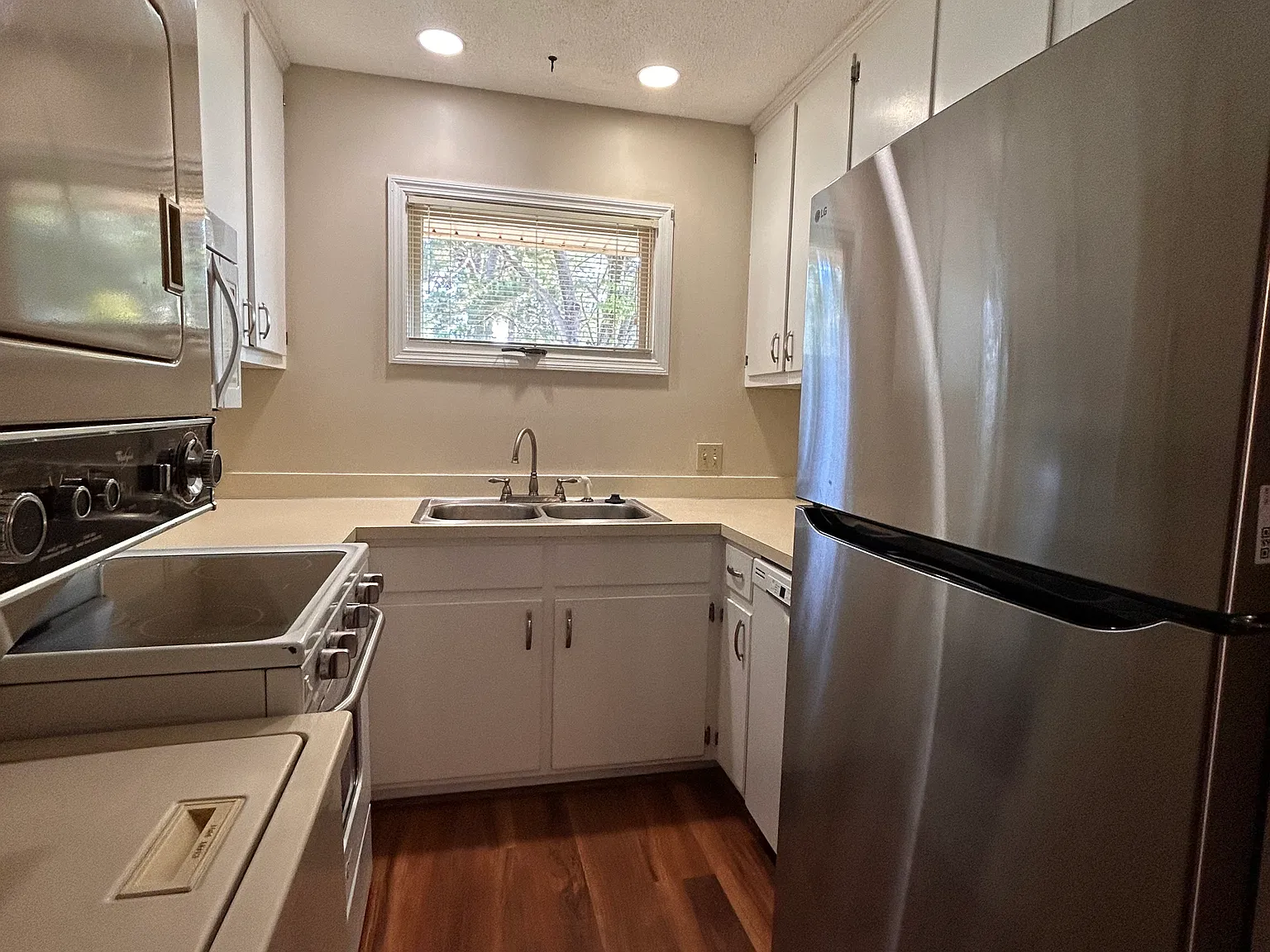 2 bed, 874 sqft, $1,250 — Photo 2