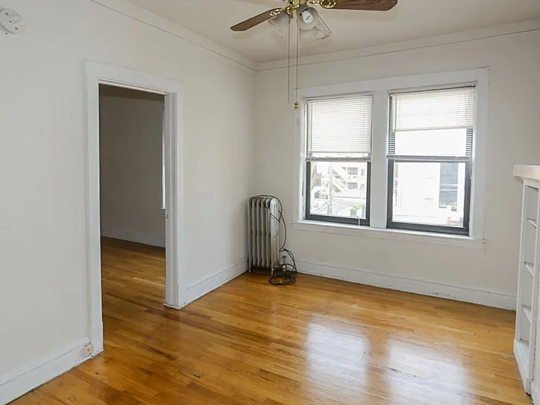 4844-46 N. Rockwell / 2604-12 W. Gunnison — Photo 19