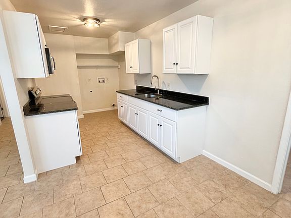 4th image of 526 E Palfrey St