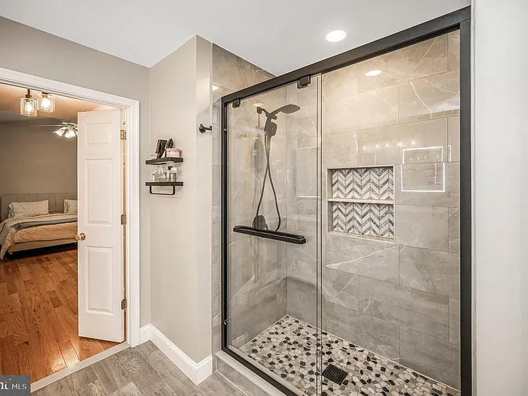 15385 Windsong Ln — Photo 32