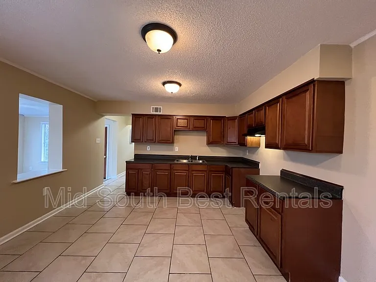 4330 Merlcrest Cv — Photo 4