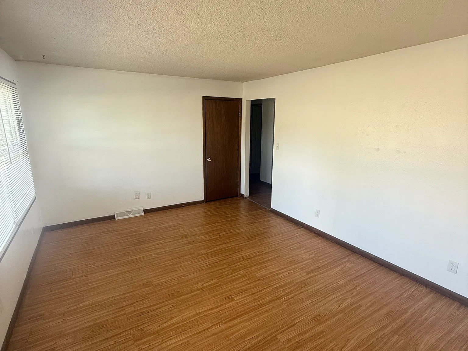 2 bed, $950 — Photo 3