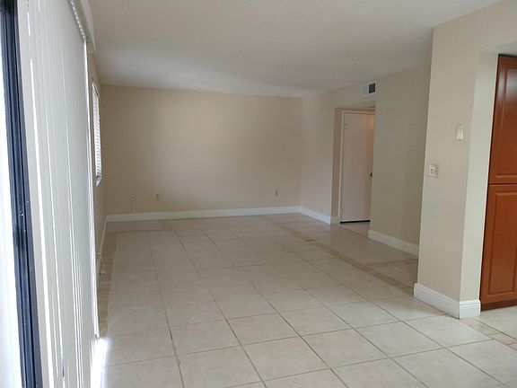 4th image of 3241 Coral Lake Way