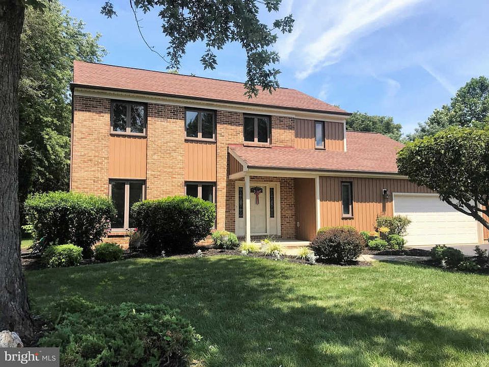 1st image of 214 Fairhill Dr