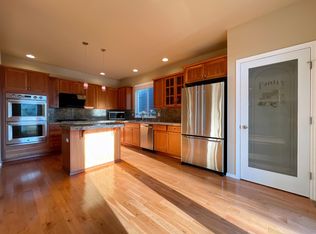 19917 77th Ave NE, Kenmore, WA 98028