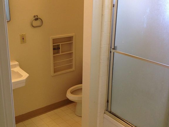 5th image of 2549 Sloat Way APT 3