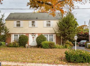 211 Pickwick Rd, Havertown, PA 19083