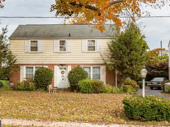 211 Pickwick Rd, Havertown, PA 19083