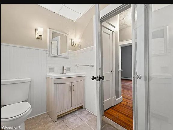 2nd image of 238 Morris St #2