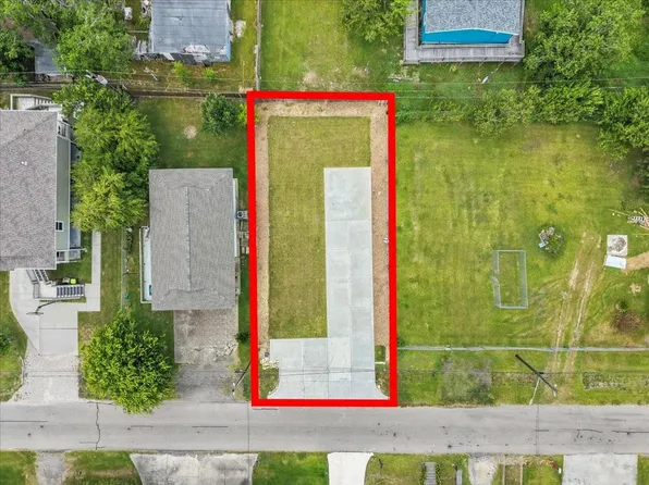 1040 Star Dr, San Leon, TX 77539