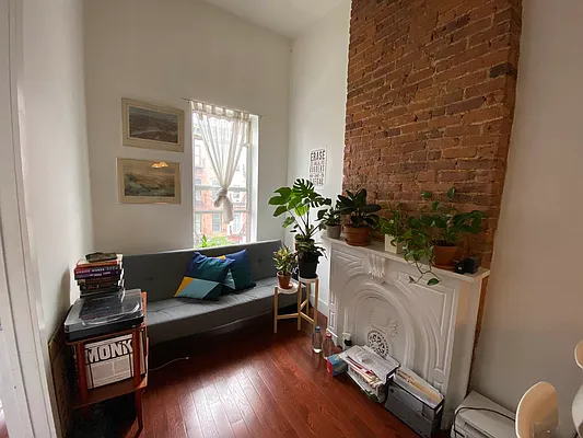 Rented by Premier Metro Realty Corp | media 24