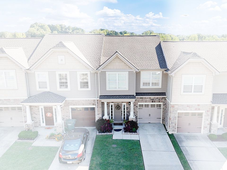 1st image of 1023 Chatsworth Dr