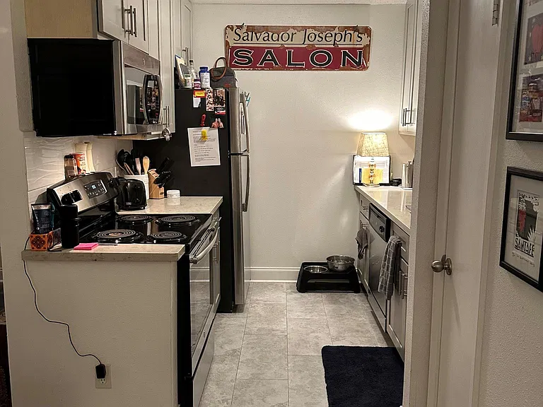 2255 Saint Charles Ave #208 — Photo 4