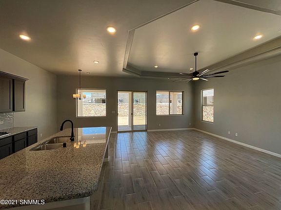 3rd image of 3737 Archangel Ave