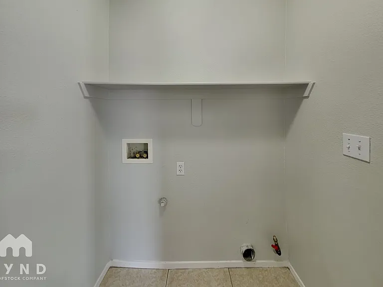 6602 Elk Creek Ln — Photo 17