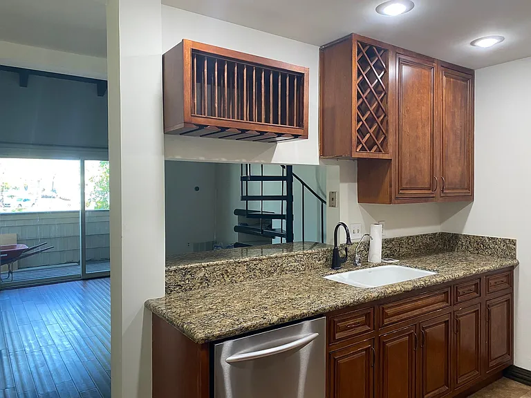 6351 Riverside Dr #20 — Photo 6