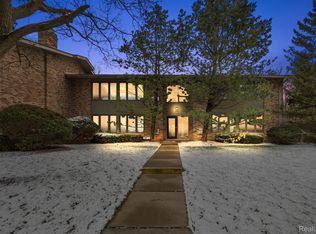 376 W Concord Pl #4, Bloomfield Hills, MI 48304