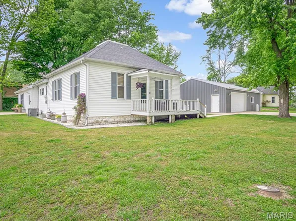 309 S 5th St, Coulterville, IL 62237