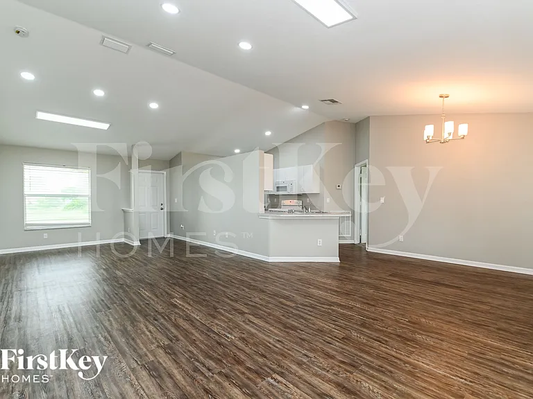 3505 8th St SW — Photo 3