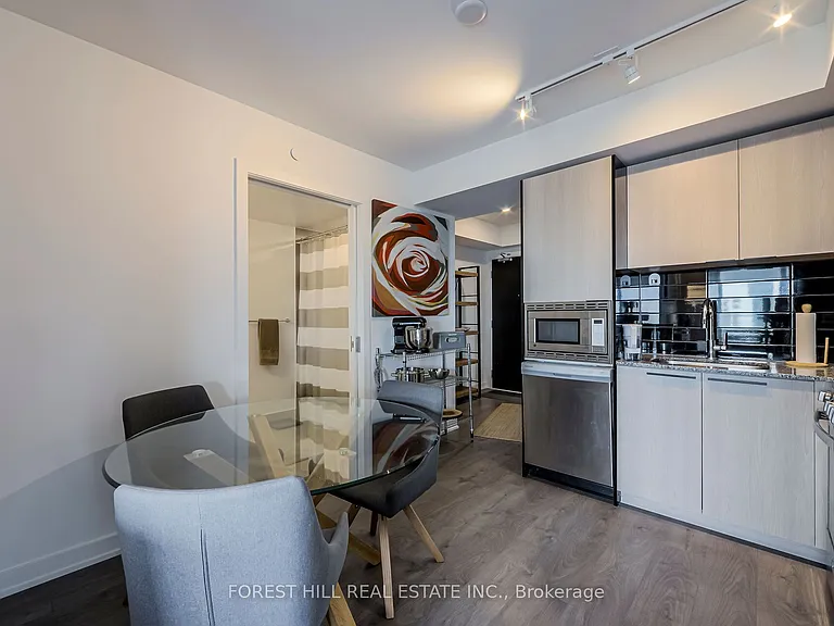 501 Yonge St #3809 — Photo 7
