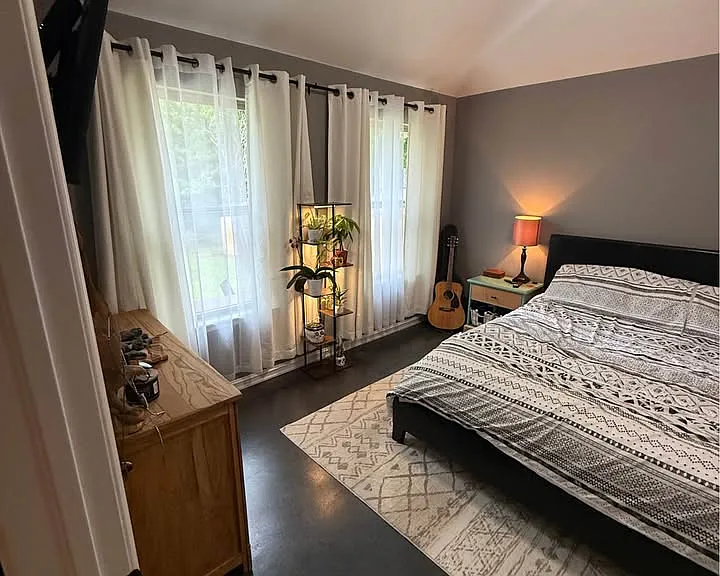 218 W Detroit St — Photo 13