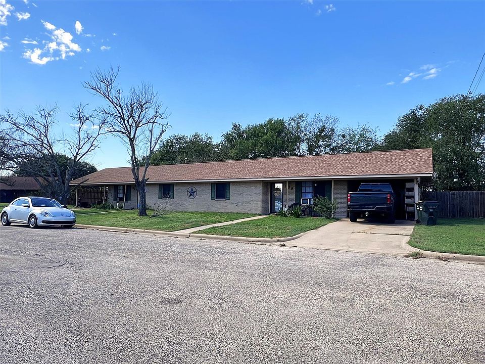 1st image of 207 Cactus St