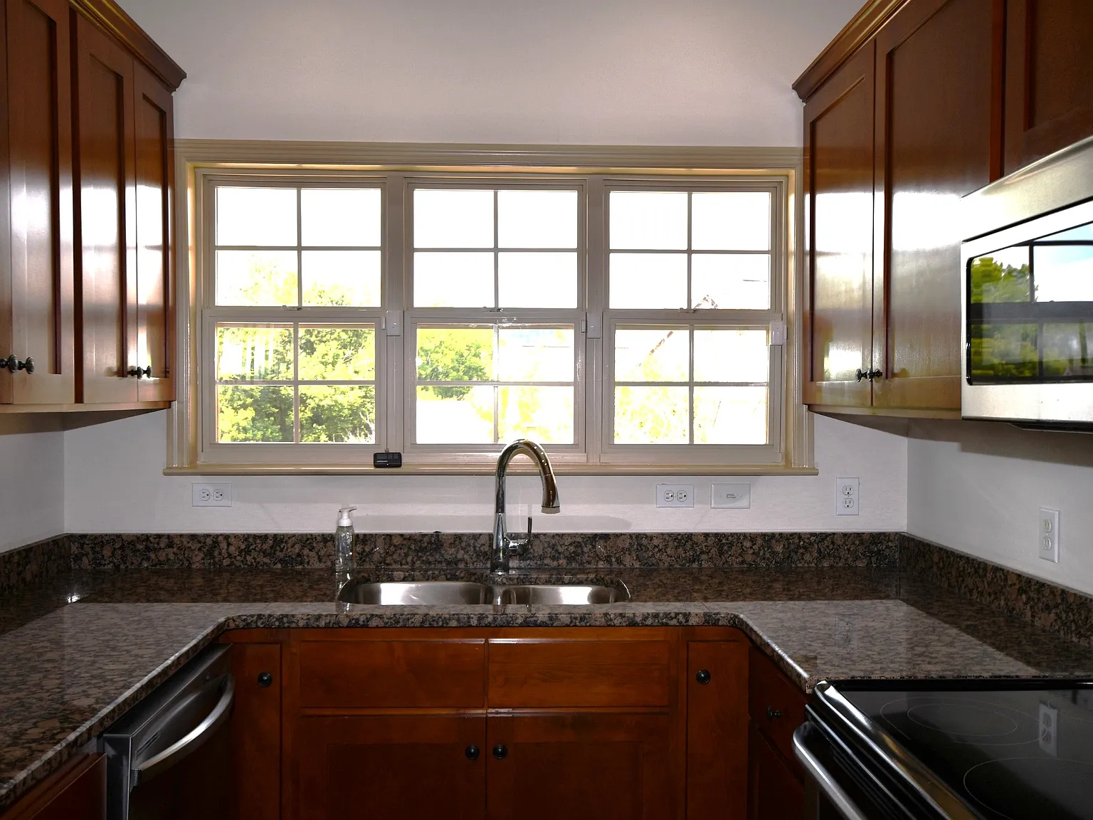 3 bed, 1287 sqft, $2,250 — Photo 4