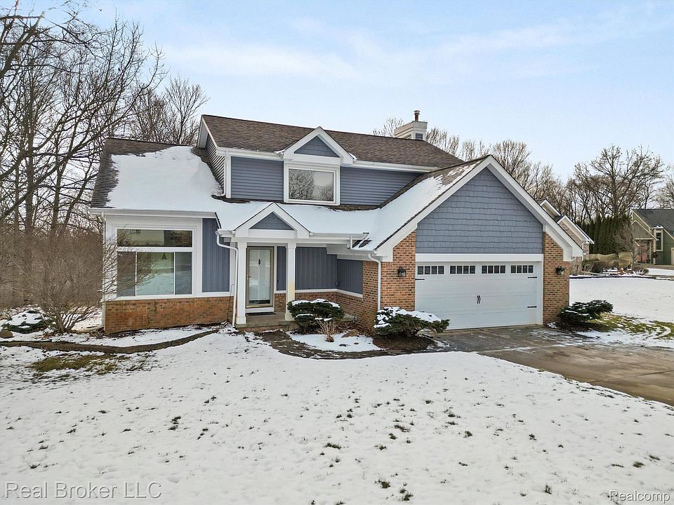 1st image of 680 Crescent Ct