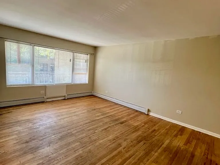 4801 N Ridgeway — Photo 3