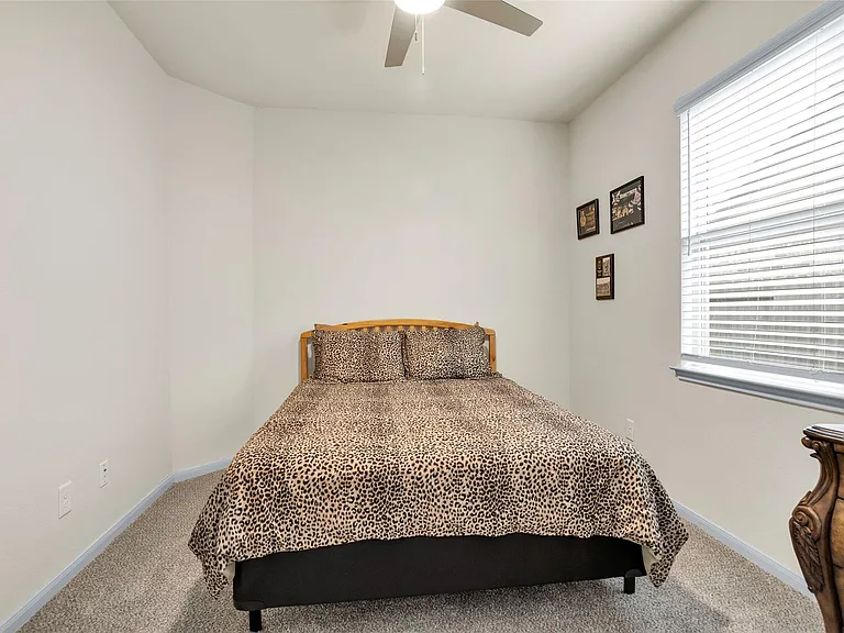 18806 Legend Oaks Dr — Photo 30