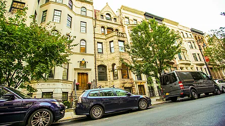 Rented by R New York