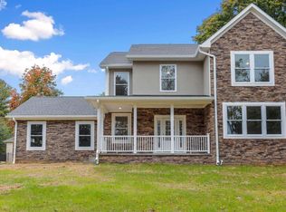 5211 Equestrian Dr, Sykesville, MD 21784