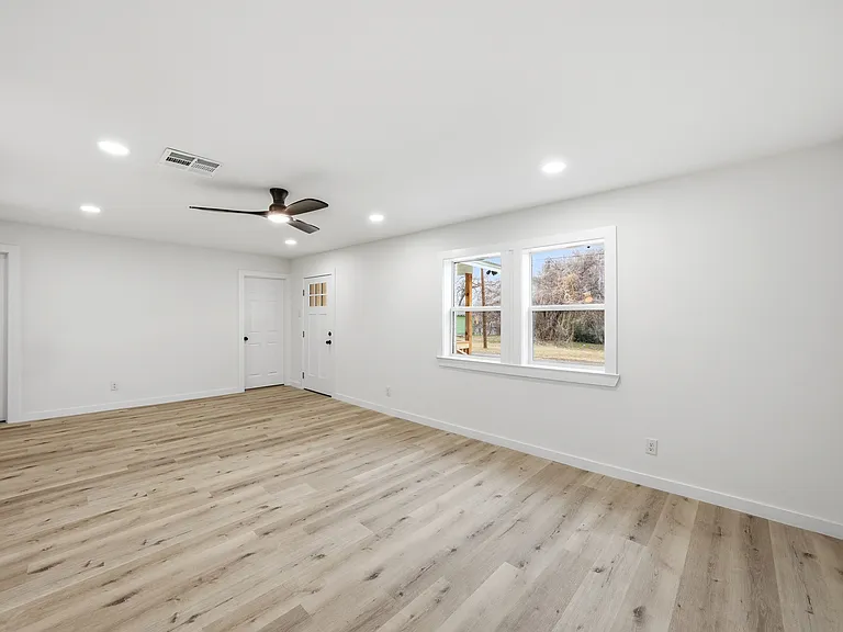 1221 Chestnut St — Photo 5