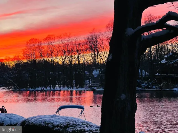 11292 Harbor Ct #1292, Reston, VA 20191