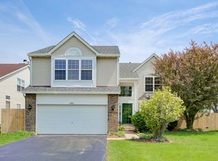 1481 Walnut Creek Dr, Elgin, IL 60123