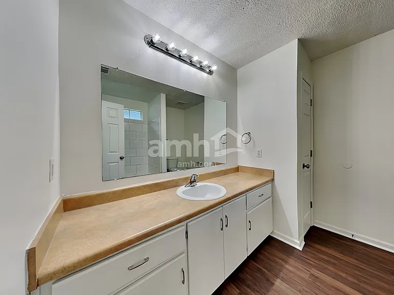 20 Carlisle Ln — Photo 11