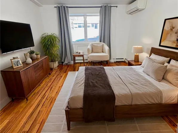 2133 Haring Street image 4 of 9