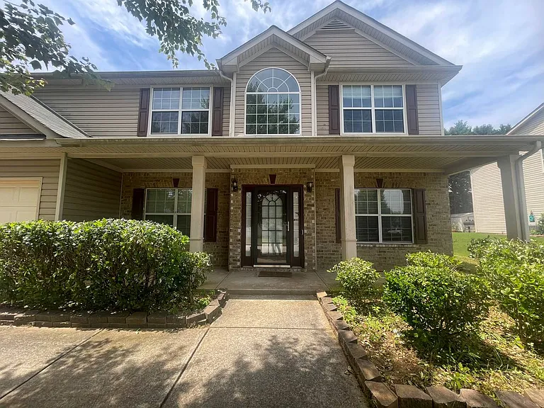 520 Lakeridge Ct — Photo 2