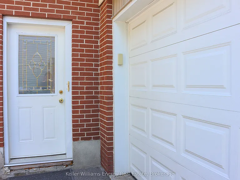 349 Adelaide Ave W #1 — Photo 2