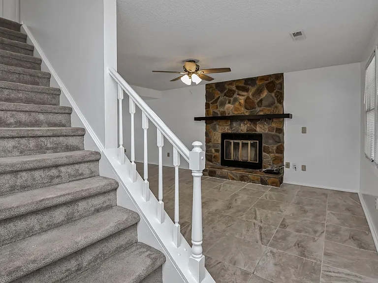 220 N Donar Dr — Photo 11