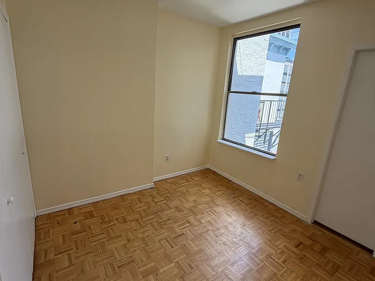 348 Grove St — Photo 9