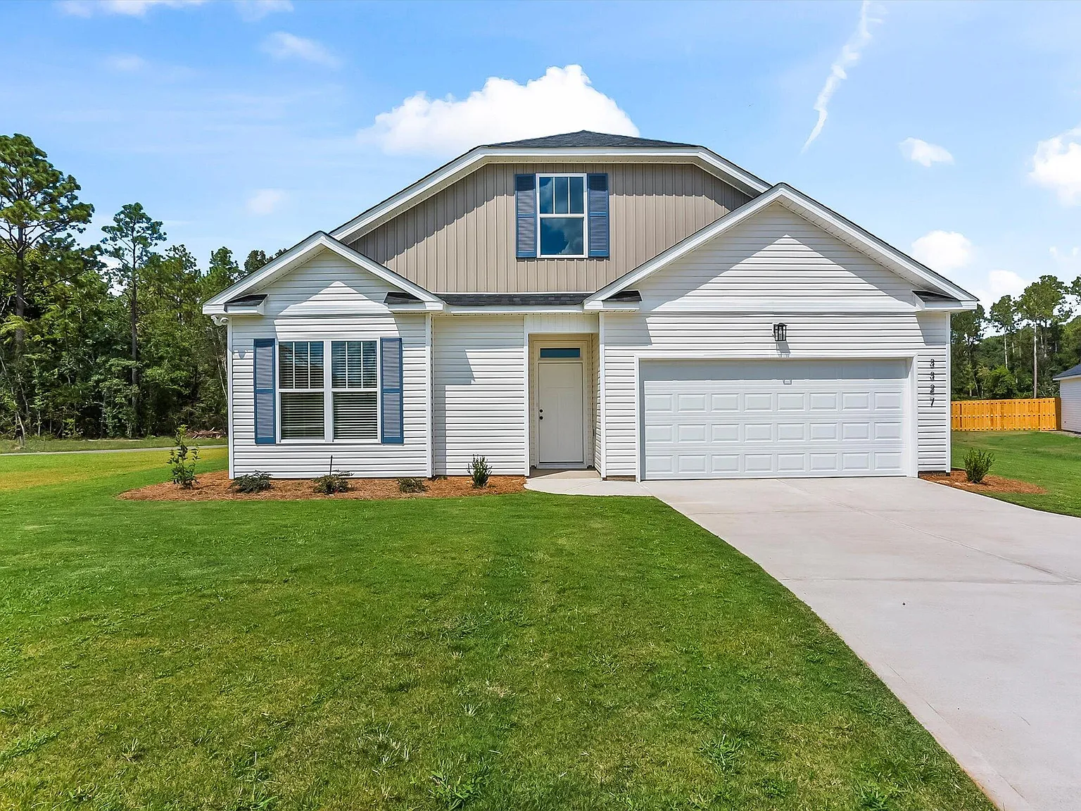 3 bed, 2.0 bath, 1617 sqft, $1,700 — Photo 1