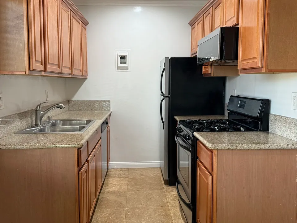 4415 Inglewood Blvd #9