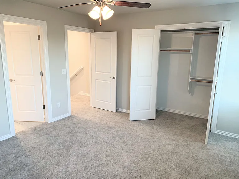 B2 (2-car) Master Bed
