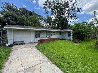 5951 Willow Glen Dr, Houston, TX 77033