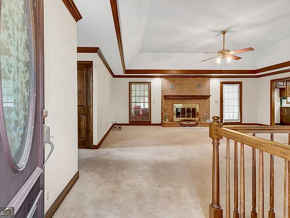5th image of 2570 Benton Dr