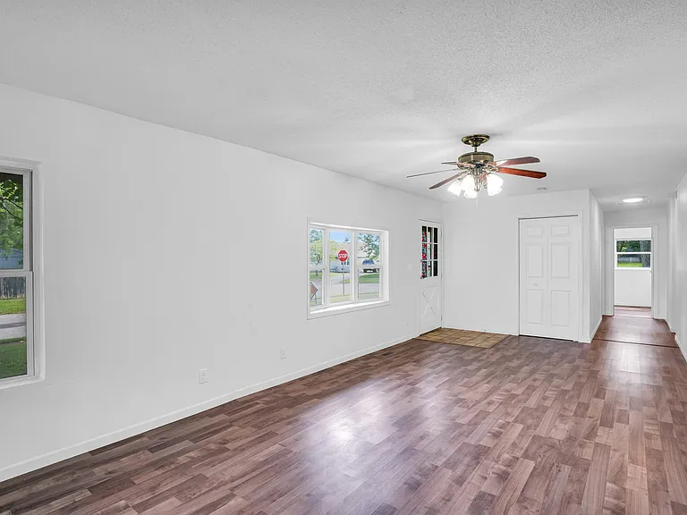 2719 E High St — Photo 3