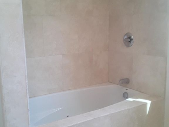 5th image of 1114 N Hicks Ave